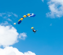 Tandem Skydiving in Cairns